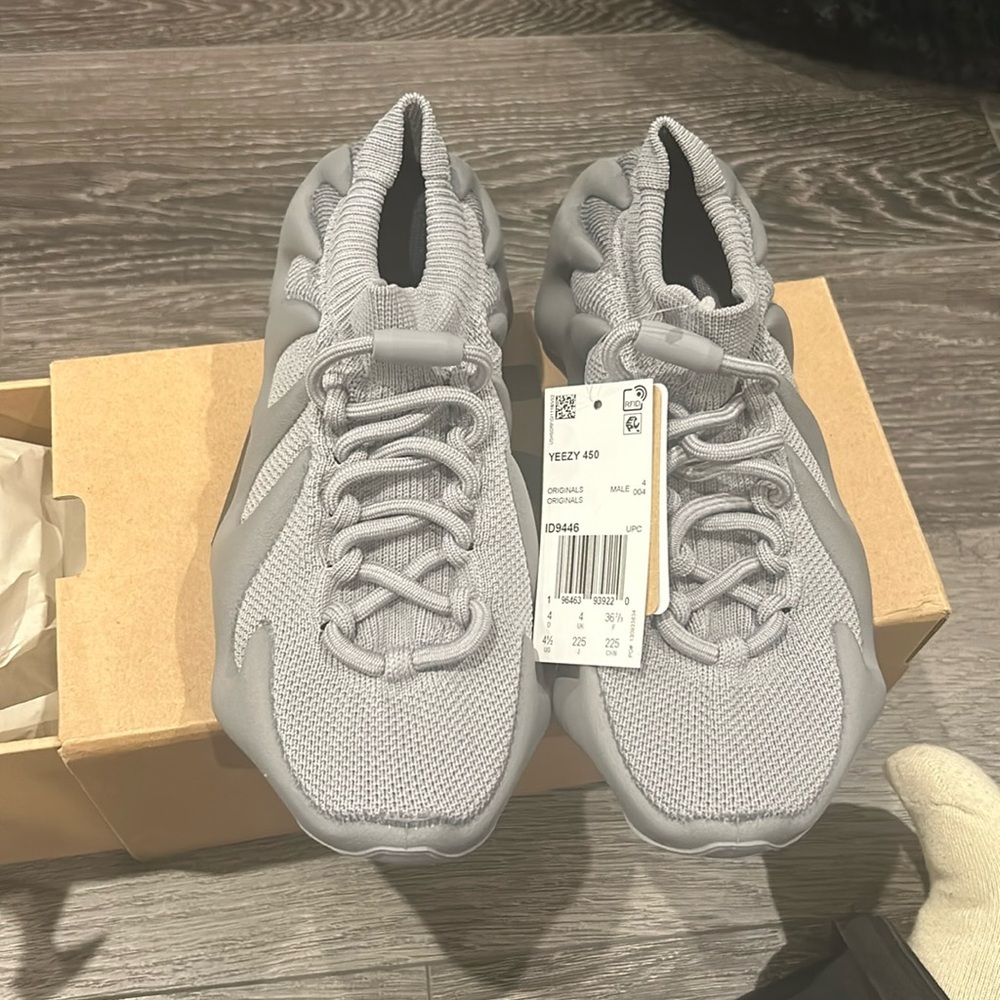 Yeezy 450 BRAND NEW, NEVER WORN, AUTHENTIC!